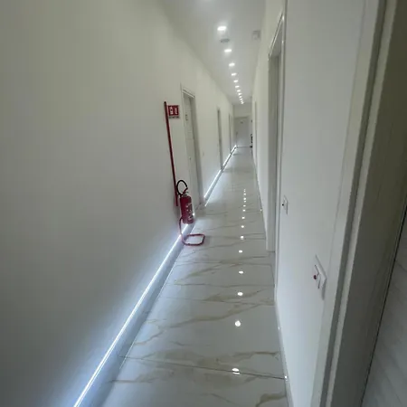 Life Hotel 3*